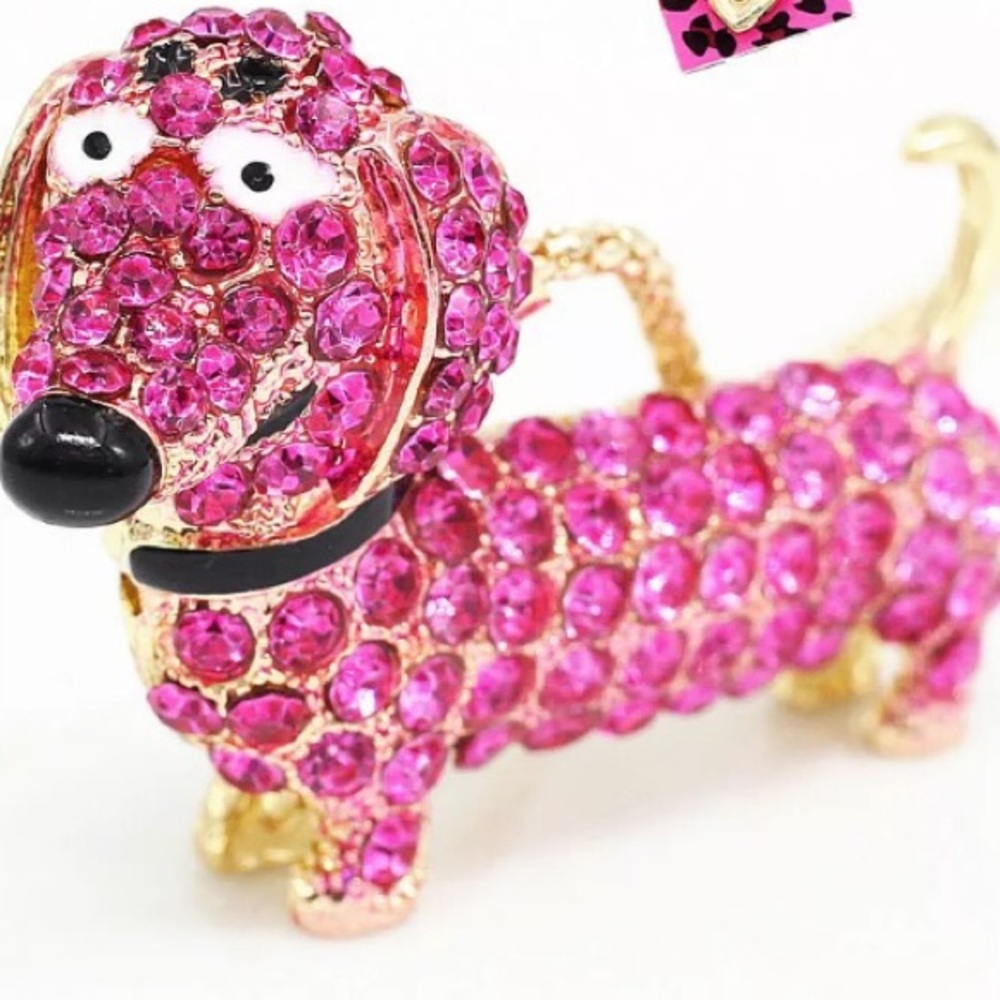 NWT dachshund pendant necklace